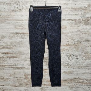 Lululemon Hi-Rise Legging 7/8 Women sz 6 Blue Black Floral Lace Workout gym yoga